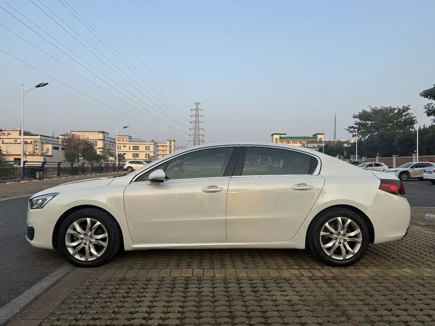Peugeot 508 2016 1.6THP Automatic Smart Edition фото 3