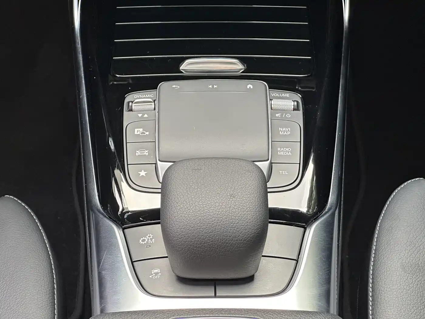 Mercedes-Benz A-Class AMG 2020 AMG A 35 L 4MATIC фото 7