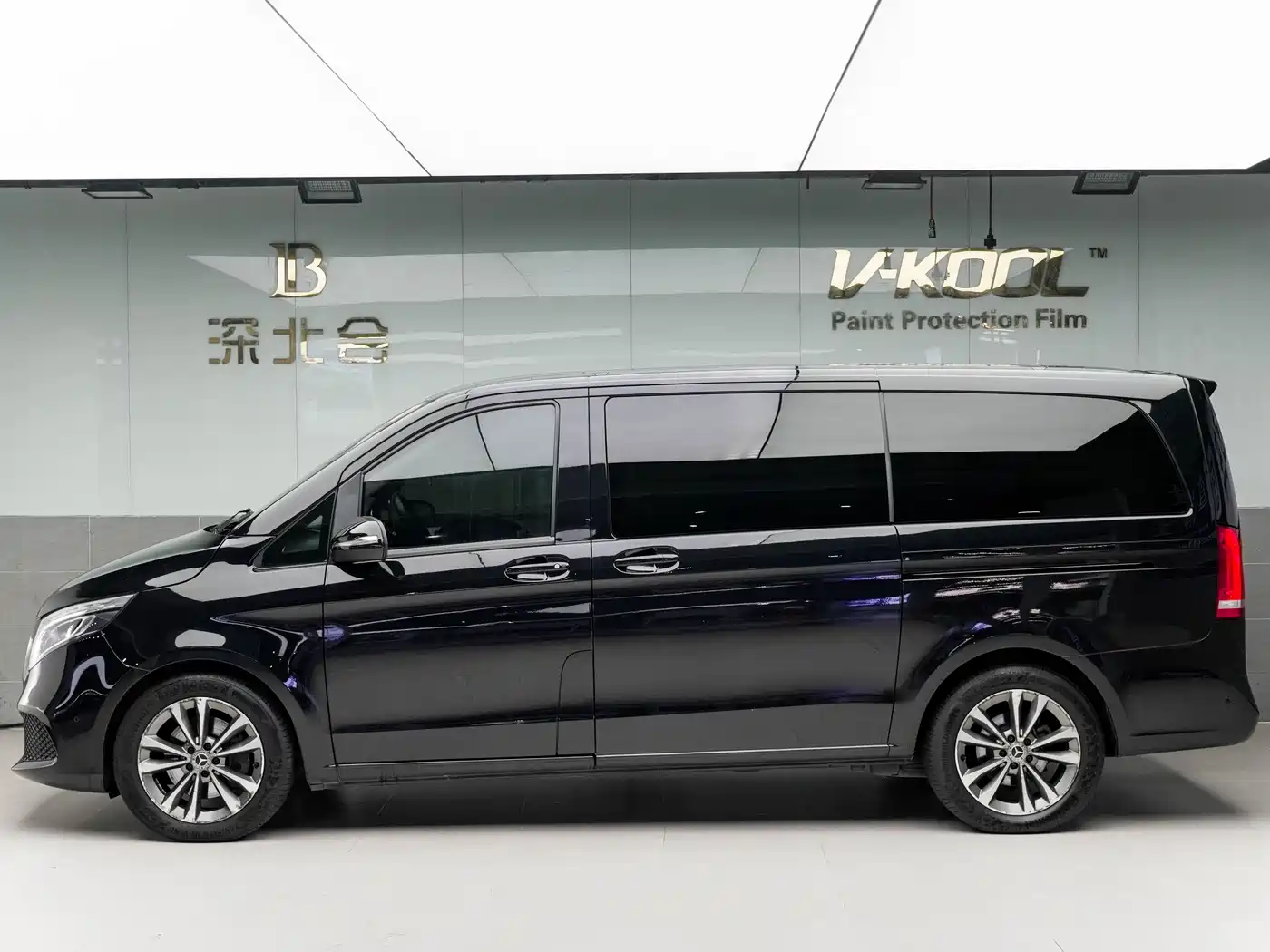 Mercedes-Benz V-Class 2021 V 260 Pilot Edition фото 5