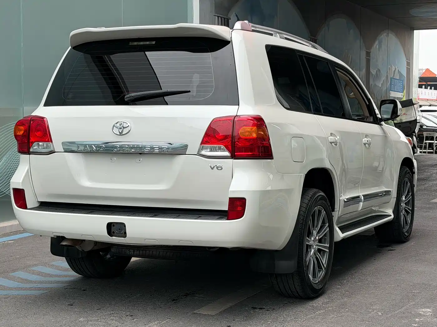 TOYOTA LAND CRUISER