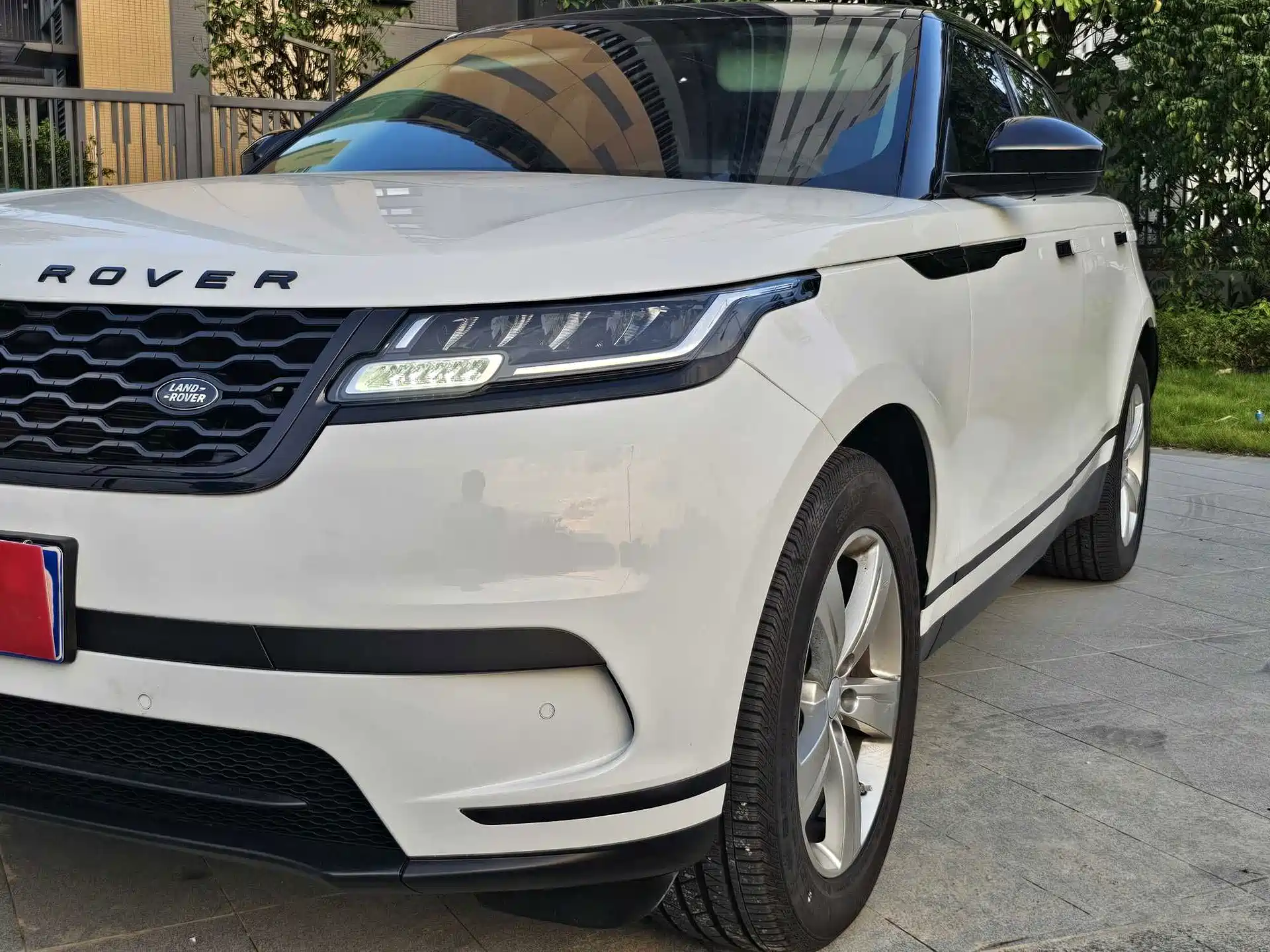Фото 3 - Land Rover Range Rover Velar