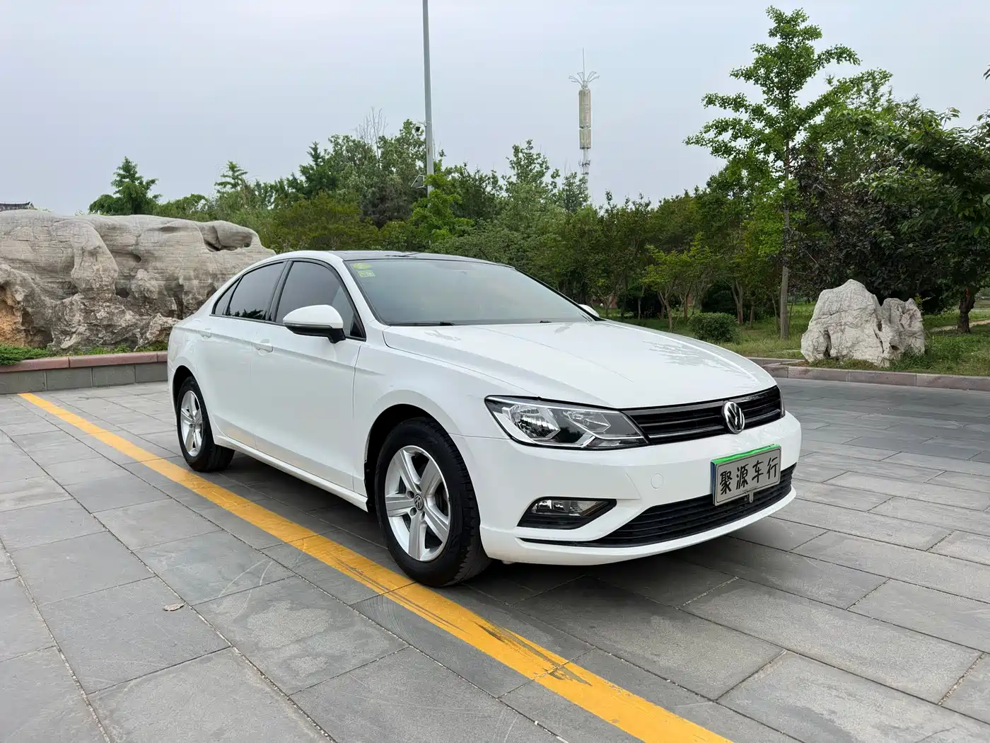 Volkswagen Lamando 2018 230TSI DSG Trend Edition фото 2