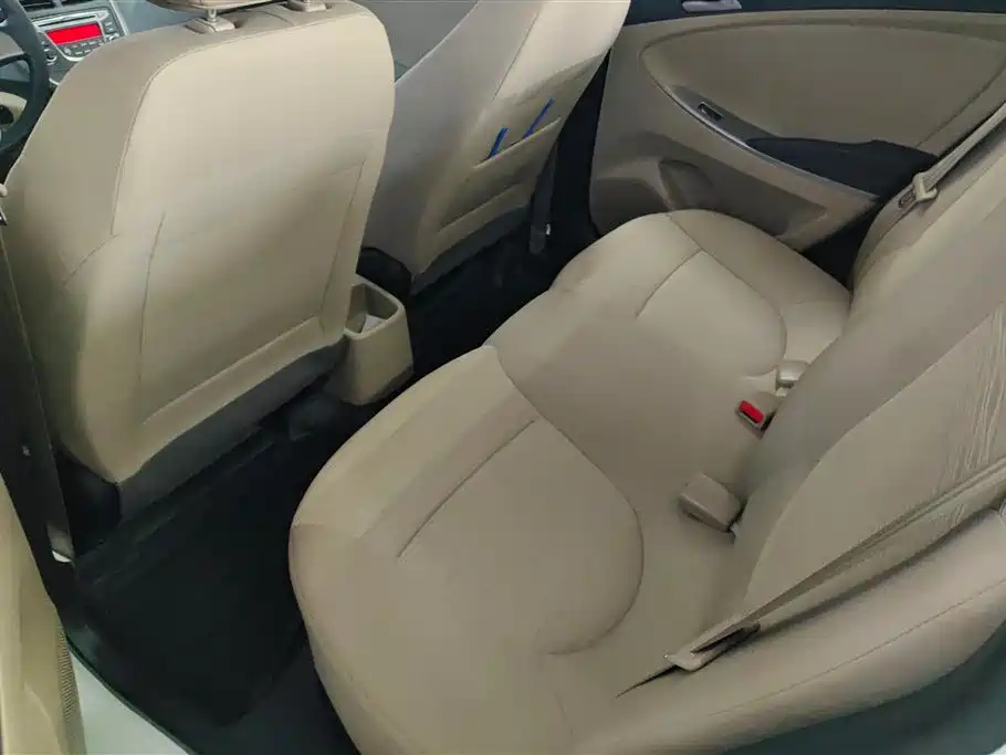 Hyundai Verna 2016 1.4L Automatic Leading GLX фото 11