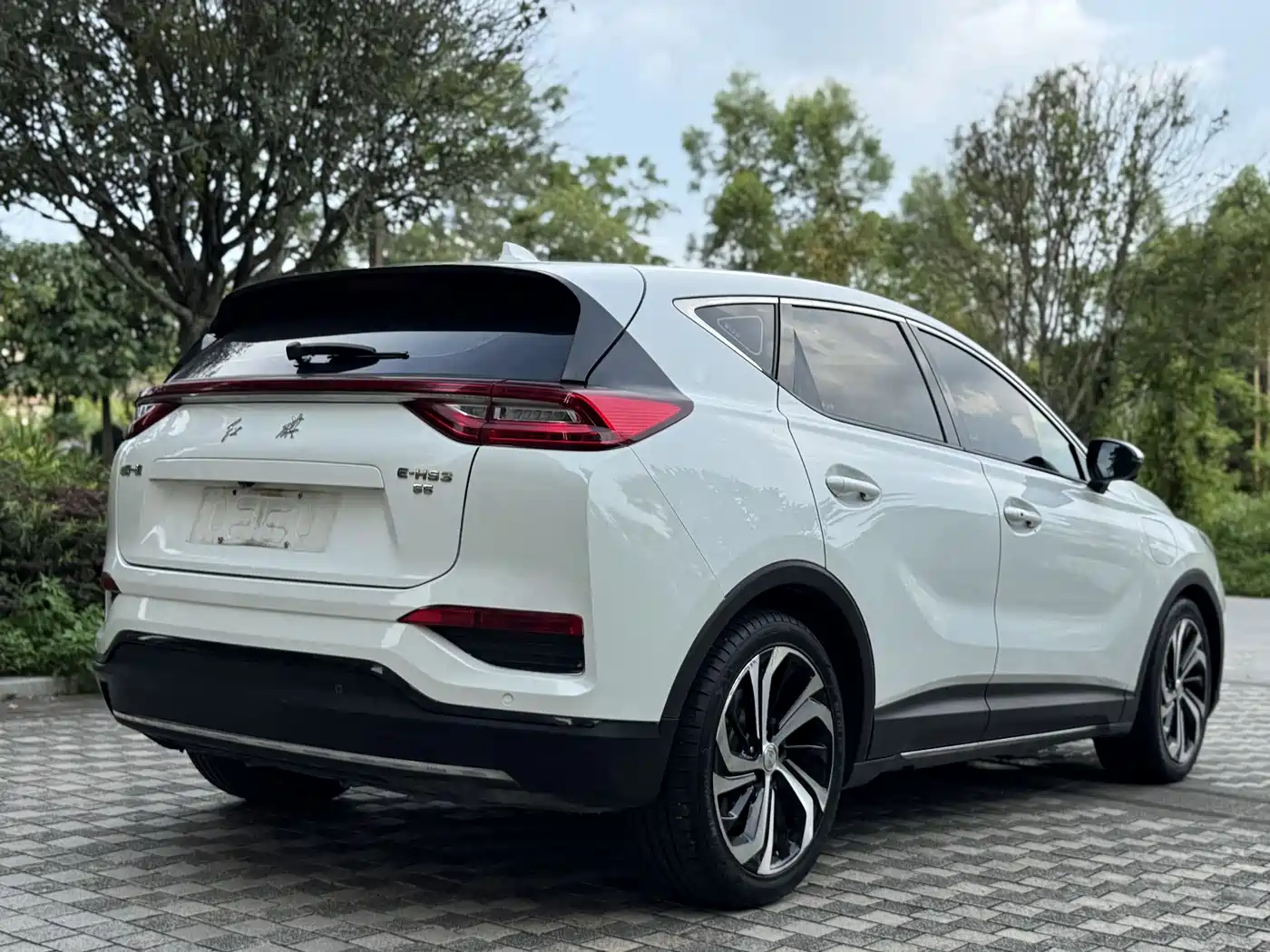 Hongqi E-HS3 2019 Smart Connection Flag Joy FWD Version фото 4