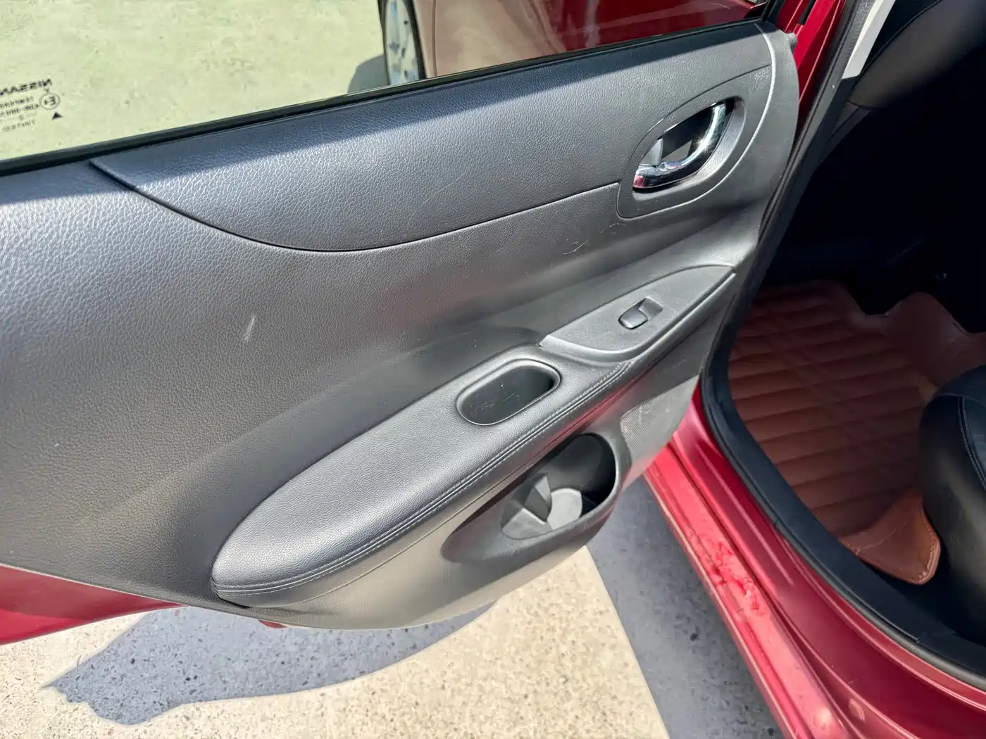 Photo 11 - Nissan Tiida