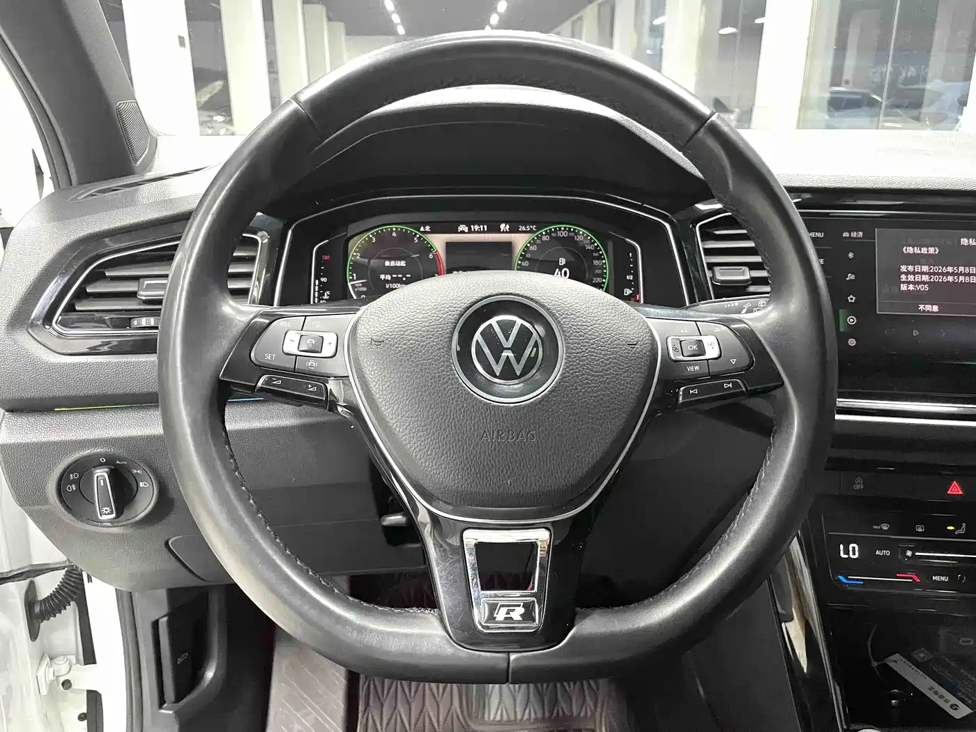 Volkswagen T-ROC 2021 Facelift 280TSI DSG 4WD Luxury Smart Connect Edition фото 8