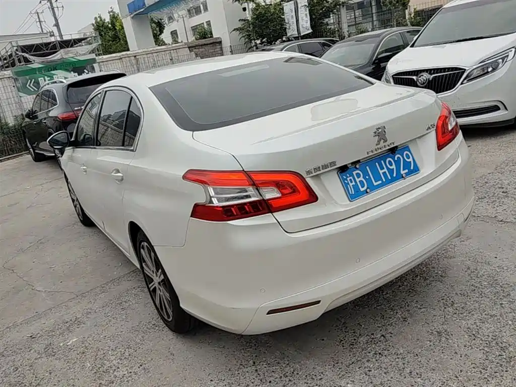 Peugeot 408 2014 1.8L Automatic Luxury Edition фото 9
