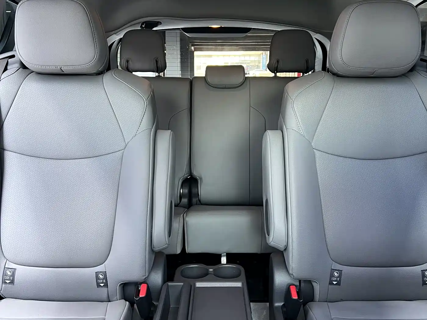 Toyota Sienna фото 19