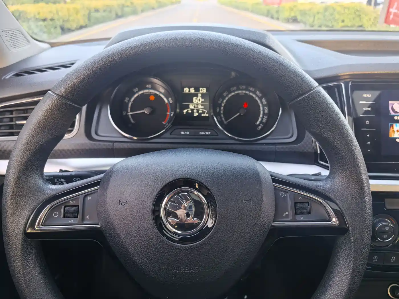 Škoda Kamiq 2020 Model 1.5L Automatic Comfort фото 11