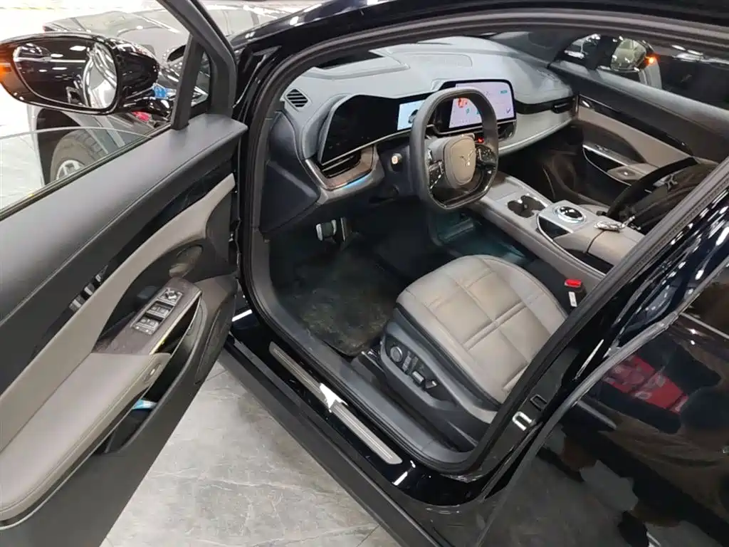 Hongqi Tian Gong 08 2025 680 AWD Smart Selection Edition фото 16