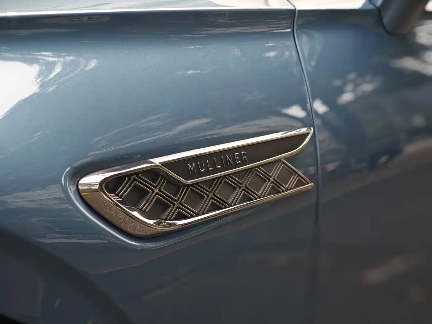 Bentley Flying Spur Plug-in Hybrid 2025 2025 Model Year 4.0T V8 Mulliner