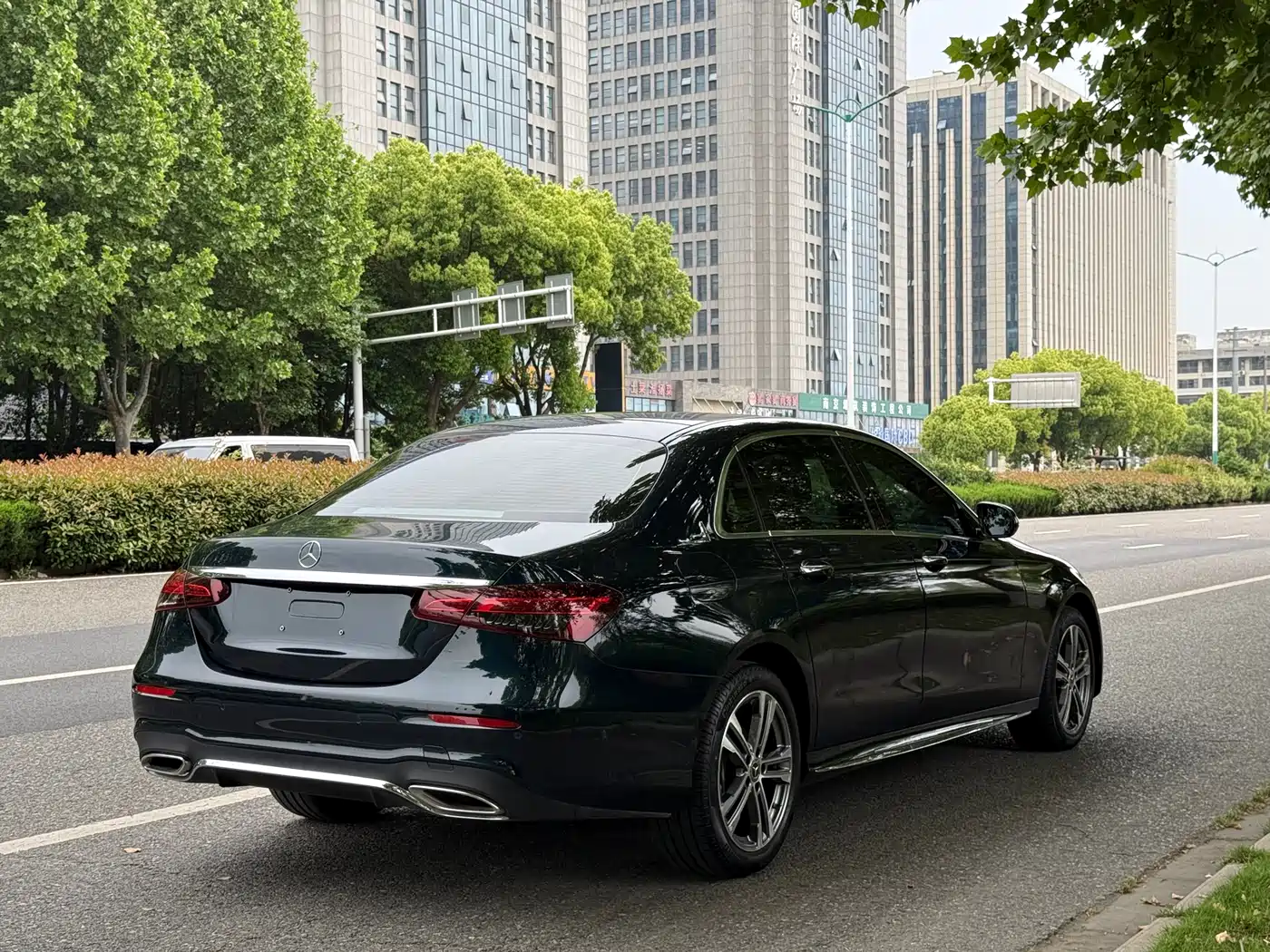 Mercedes-Benz E-Class 2023 Facelift E 260 L Sport фото 6