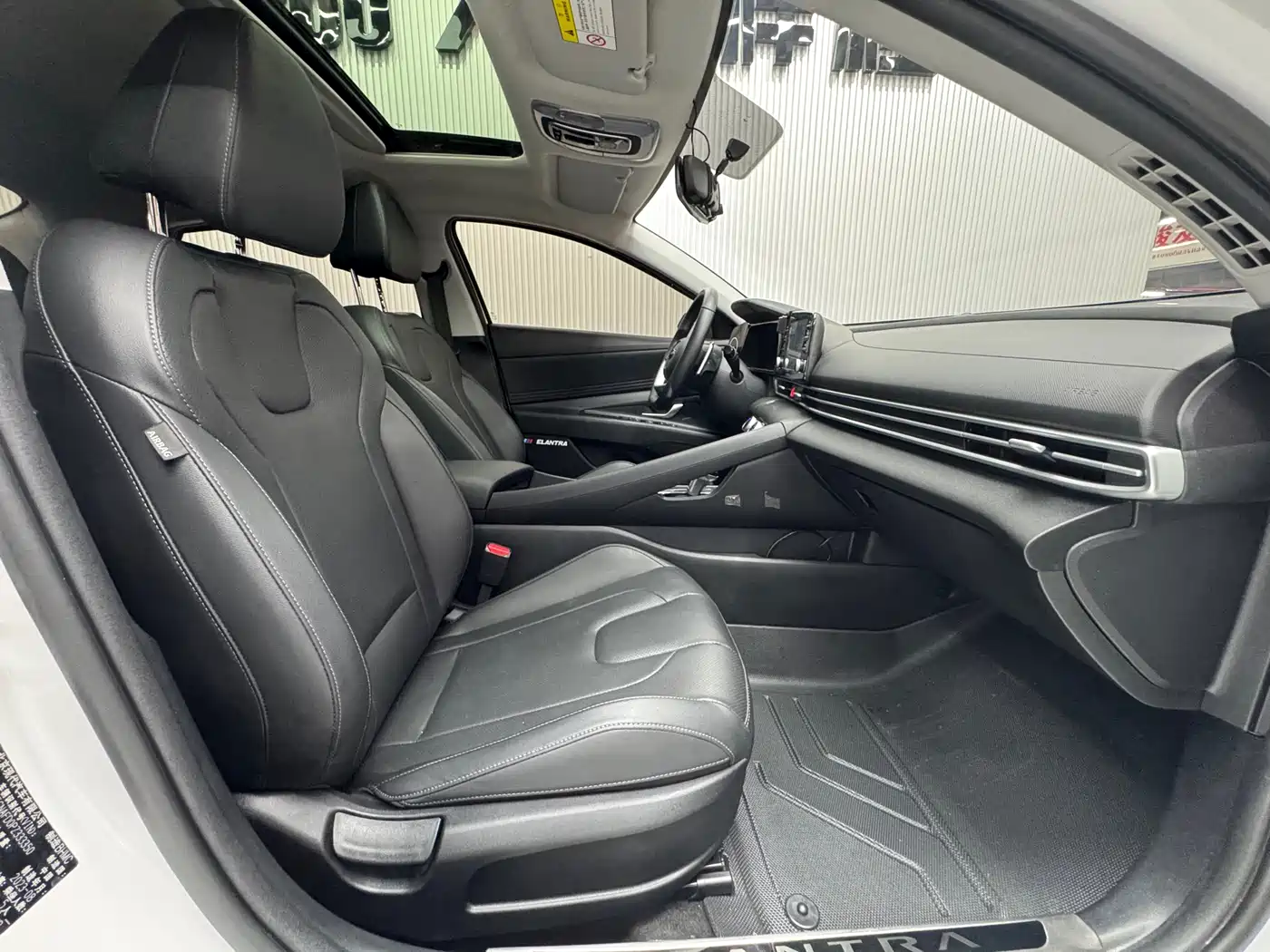 Hyundai Elantra 2023 1.5L CVT GLX Elite Edition фото 26