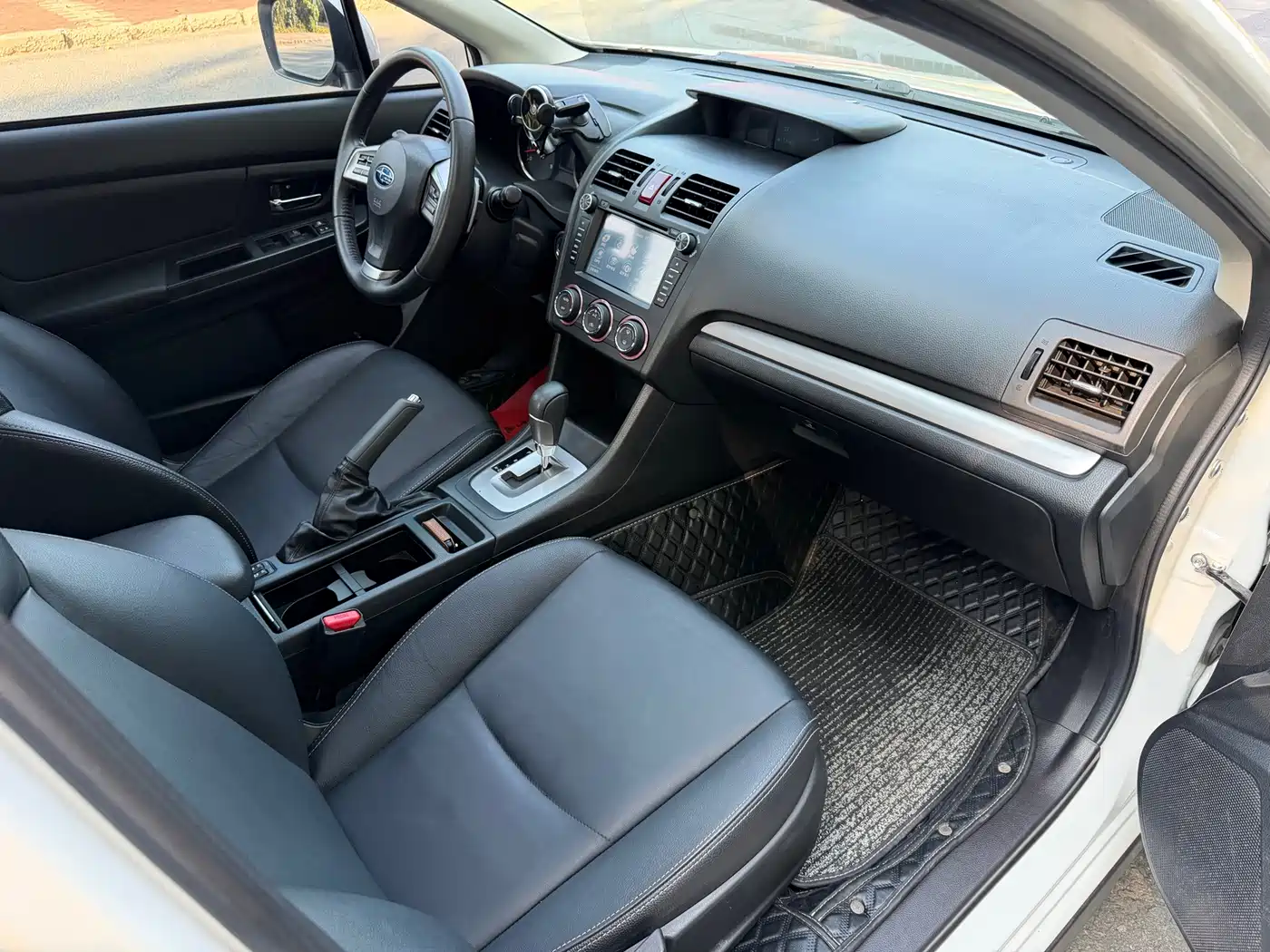 Subaru XV 2015 2014 2.0i Luxury