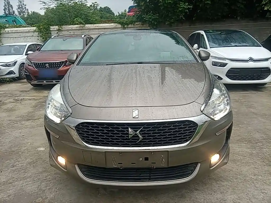 2017 DS 5