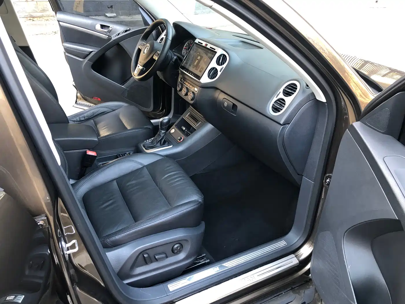Volkswagen Tiguan 2015 1.8TSI Automatic 2WD Highline фото 9