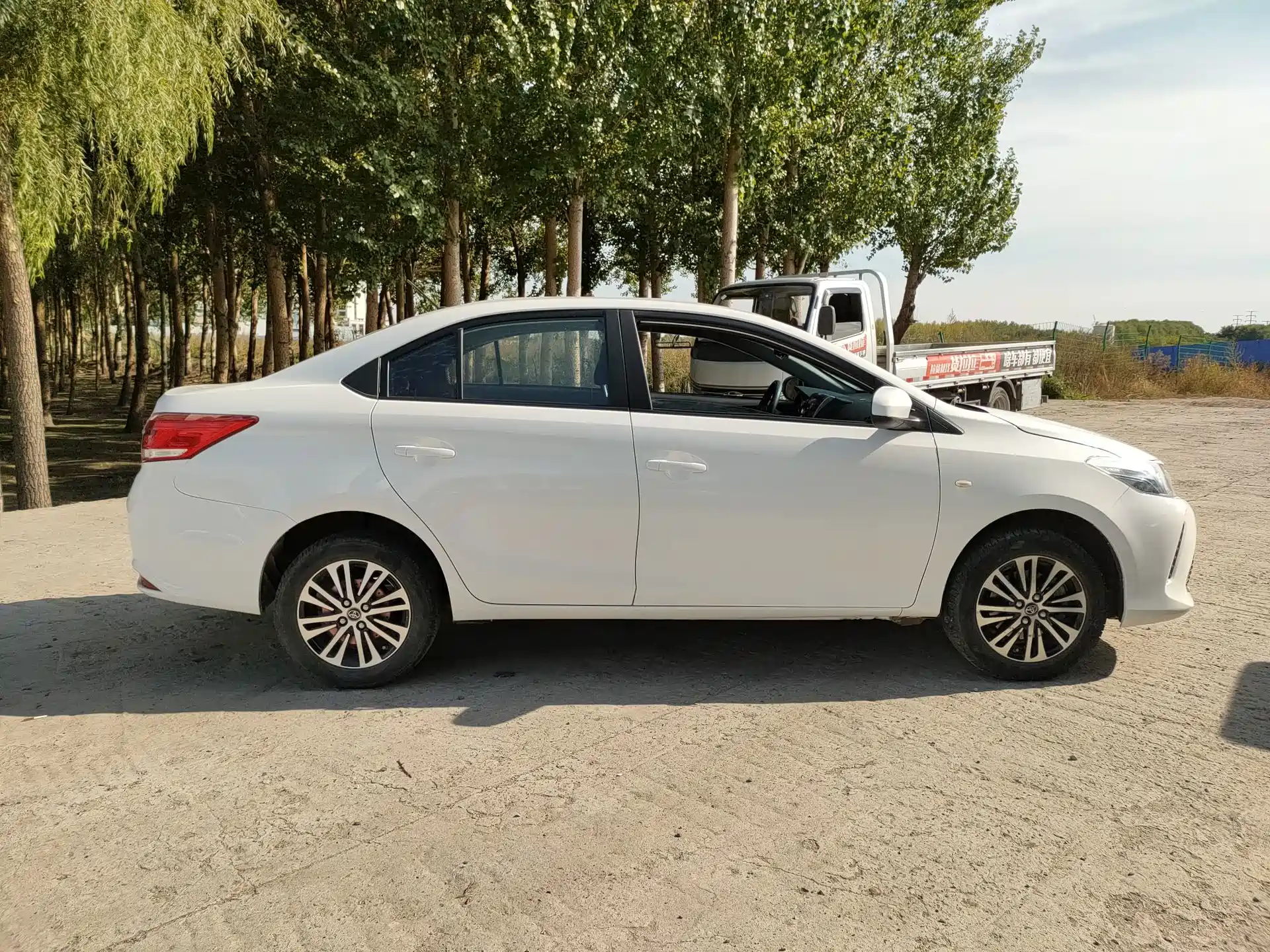 Фото 4 - Toyota Vios