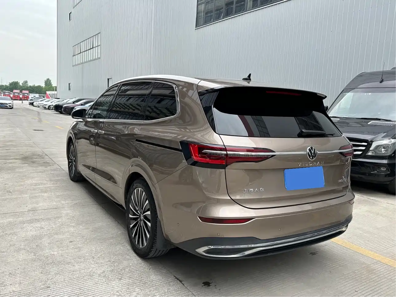 Volkswagen Viloran 2020 380TSI Premium фото 6
