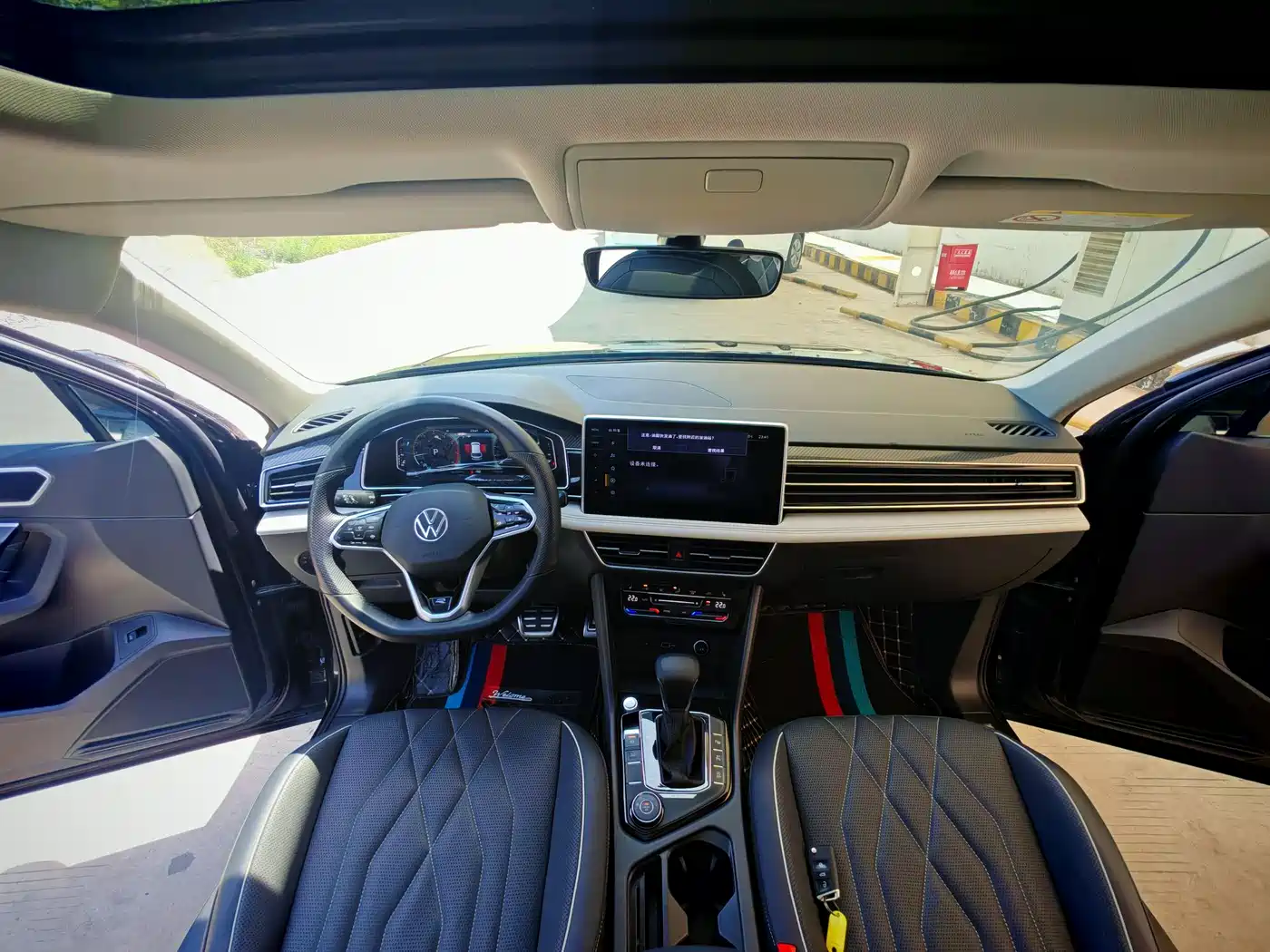 Volkswagen Tiguan L 2022 380TSI Automatic 4WD R-Line Cross Edition 7-Seater фото 9