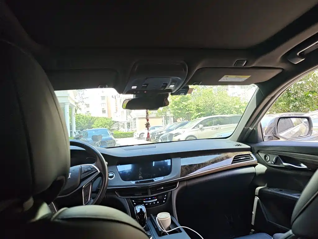 Фото 9 - Cadillac CT6