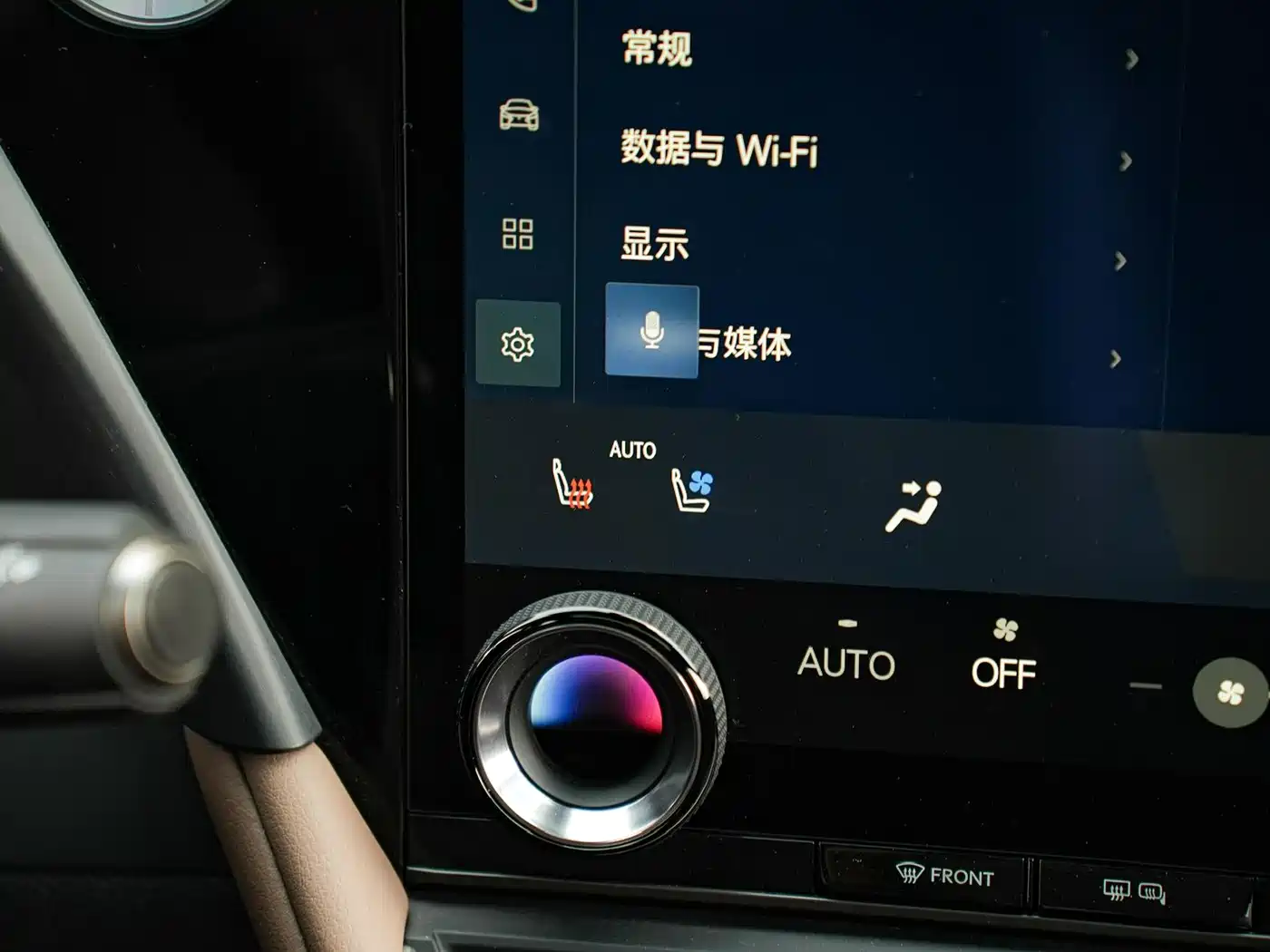 Lexus ES 2025 300h Ultimate Edition фото 20