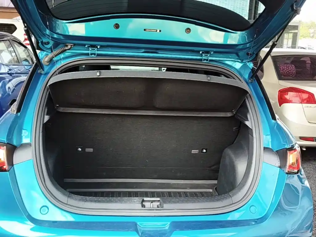 BYD Dolphin 2022 2021 Model 405km Fashion Edition