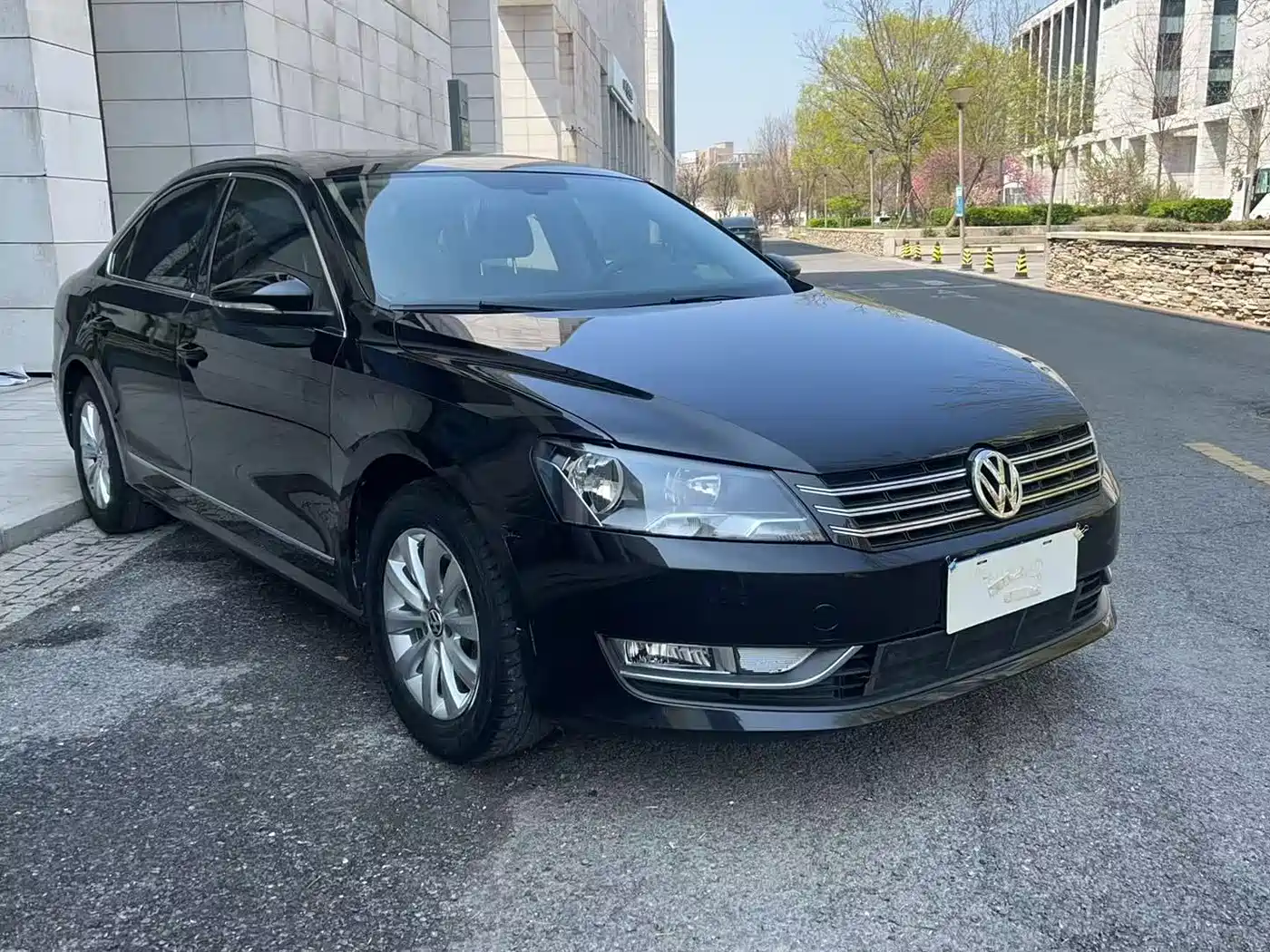 Volkswagen Passat 2014 1.8TSI DSG Luxury Edition фото 3