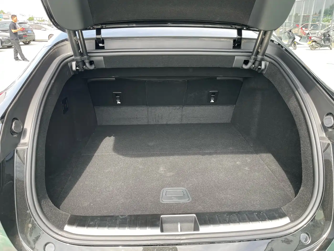 Avatr 12 2025 Ultra Pure Electric AWD фото 13