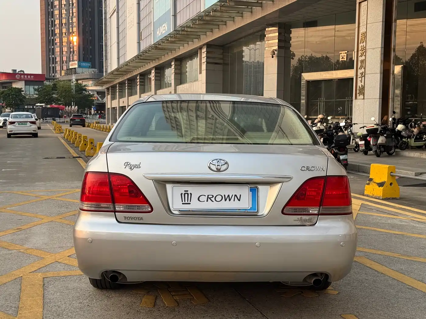 Toyota Crown 2005 Model 3.0L Royal Saloon фото 8