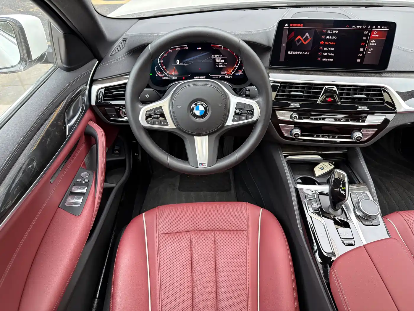 BMW 5 Series 2022 525Li M Sport Package фото 11