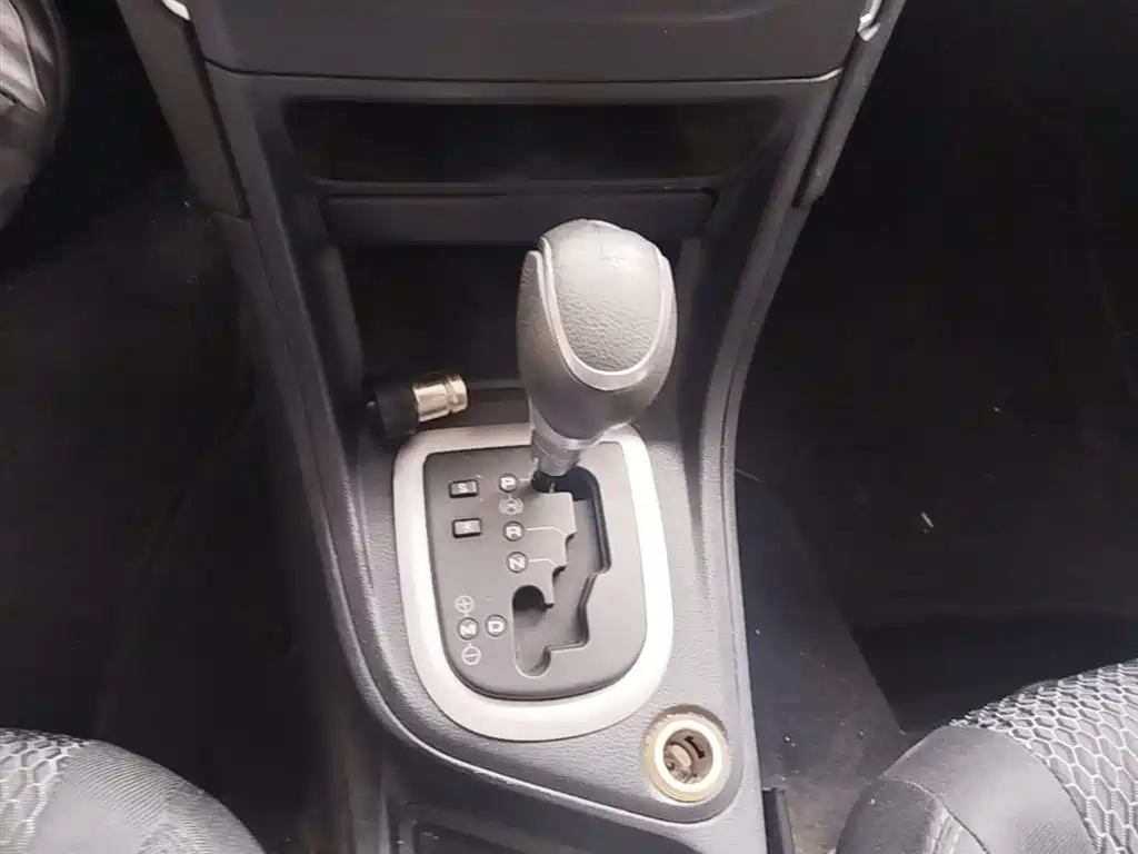 Peugeot 308 2014 Model Joy Edition Classic 1.6L Automatic Superior Style фото 21