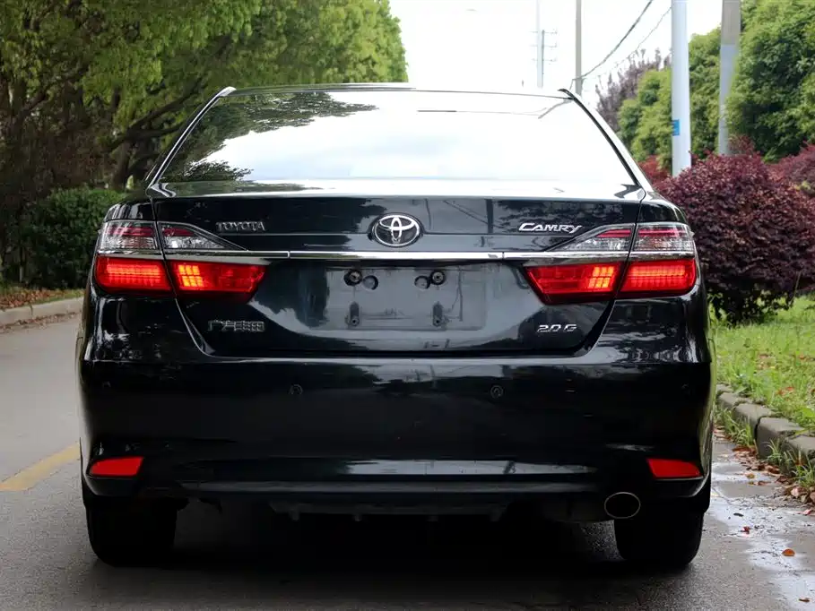 Toyota Camry 2016 2.0G 10th Anniversary Leading Edition фото 6