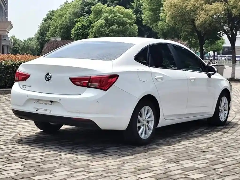 Фото 9 - Buick Verano