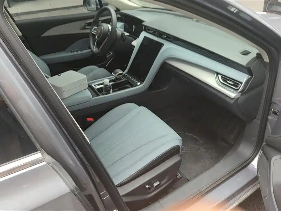Hongqi H5 PHEV 2025 170 Super Hybrid Edition фото 8