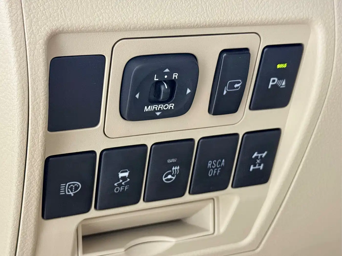 Toyota Land Cruiser 2012 4.6L Automatic VX-R фото 6