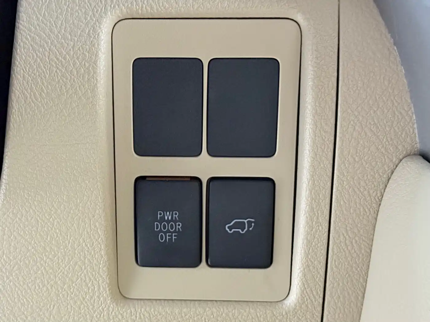 Toyota Land Cruiser 2012 4.6L Automatic VX-R фото 9