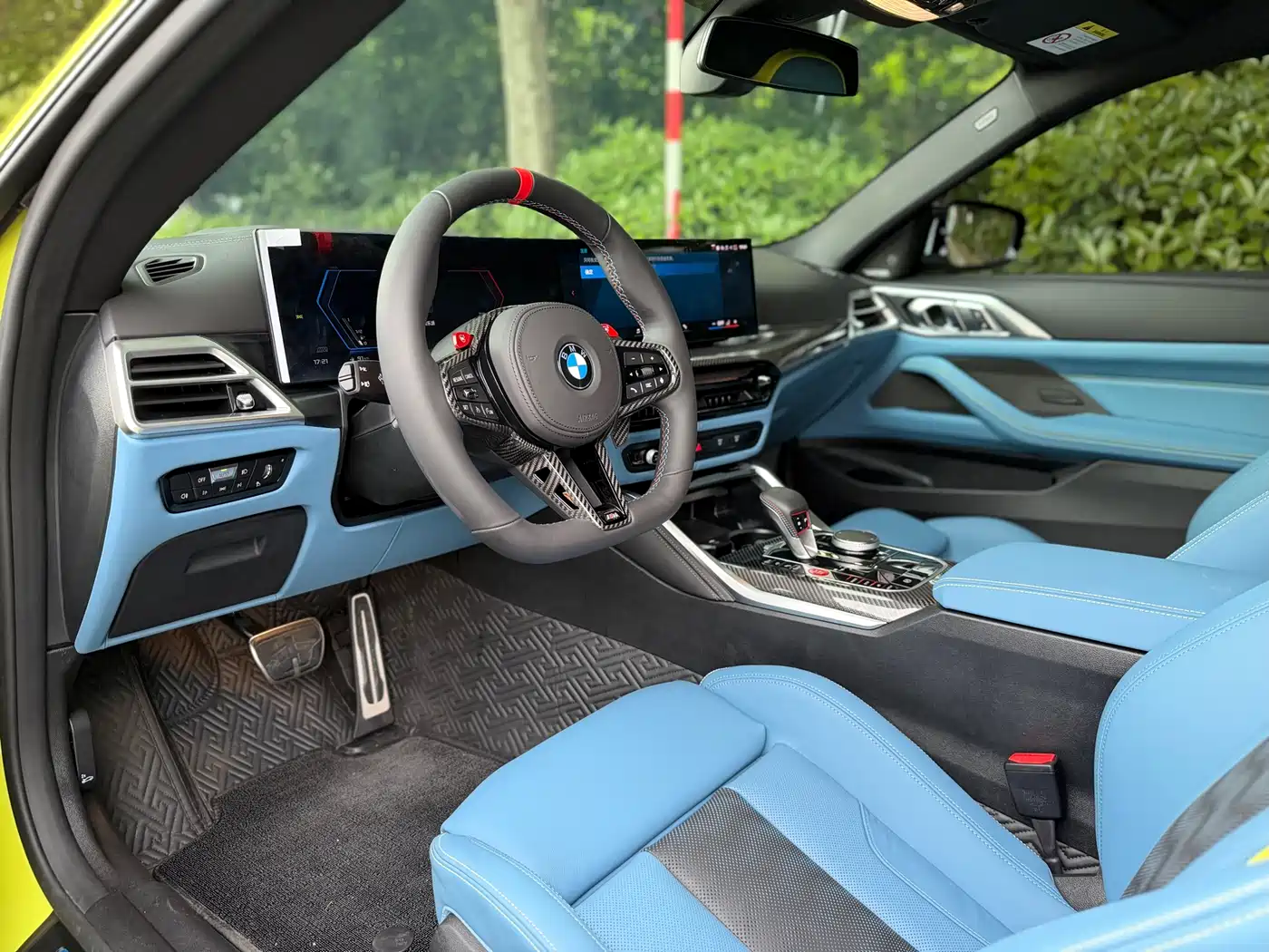 BMW M4 2024 BMW M4 Coupe M xDrive Competition фото 4