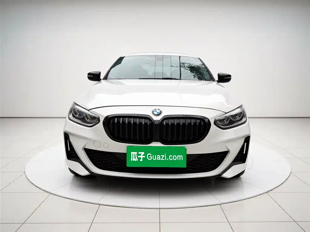 BMW 1 Series 2022 120i M Sport Shadow Edition фото 2