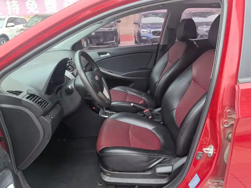 Hyundai Reina 2016 2016 1.4L Automatic GLX Leading