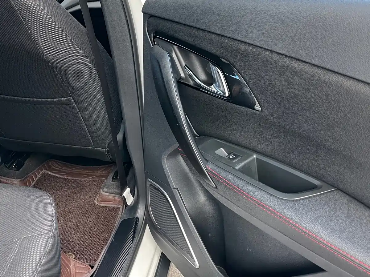 FAW Senya R7 2017 2017 Model 1.6L Manual Comfort