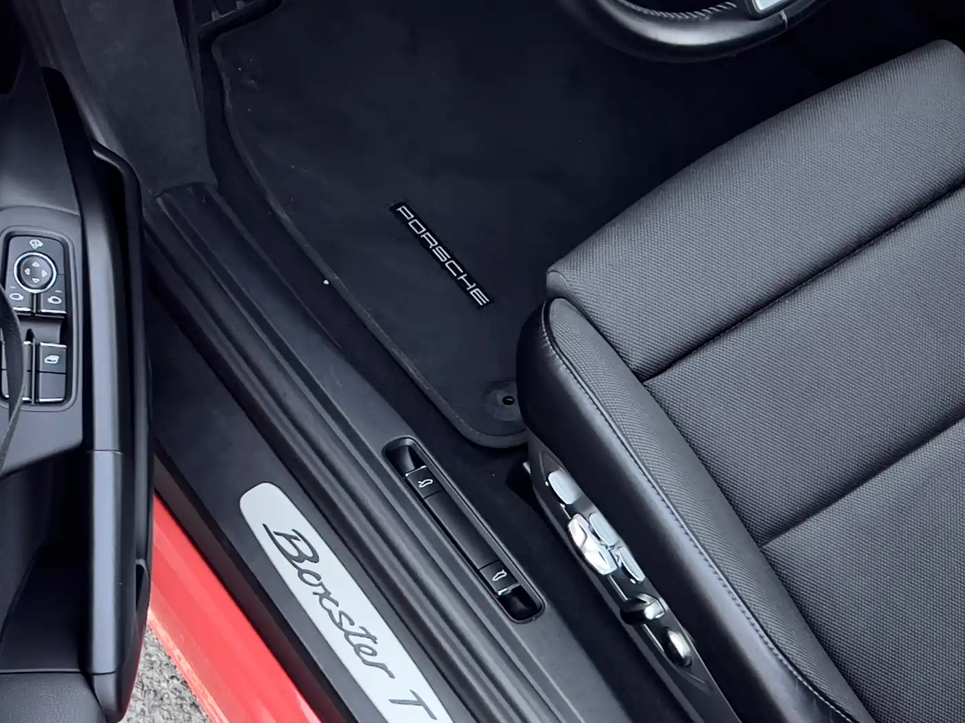 Porsche 718 2022 Boxster T 2.0T фото 17
