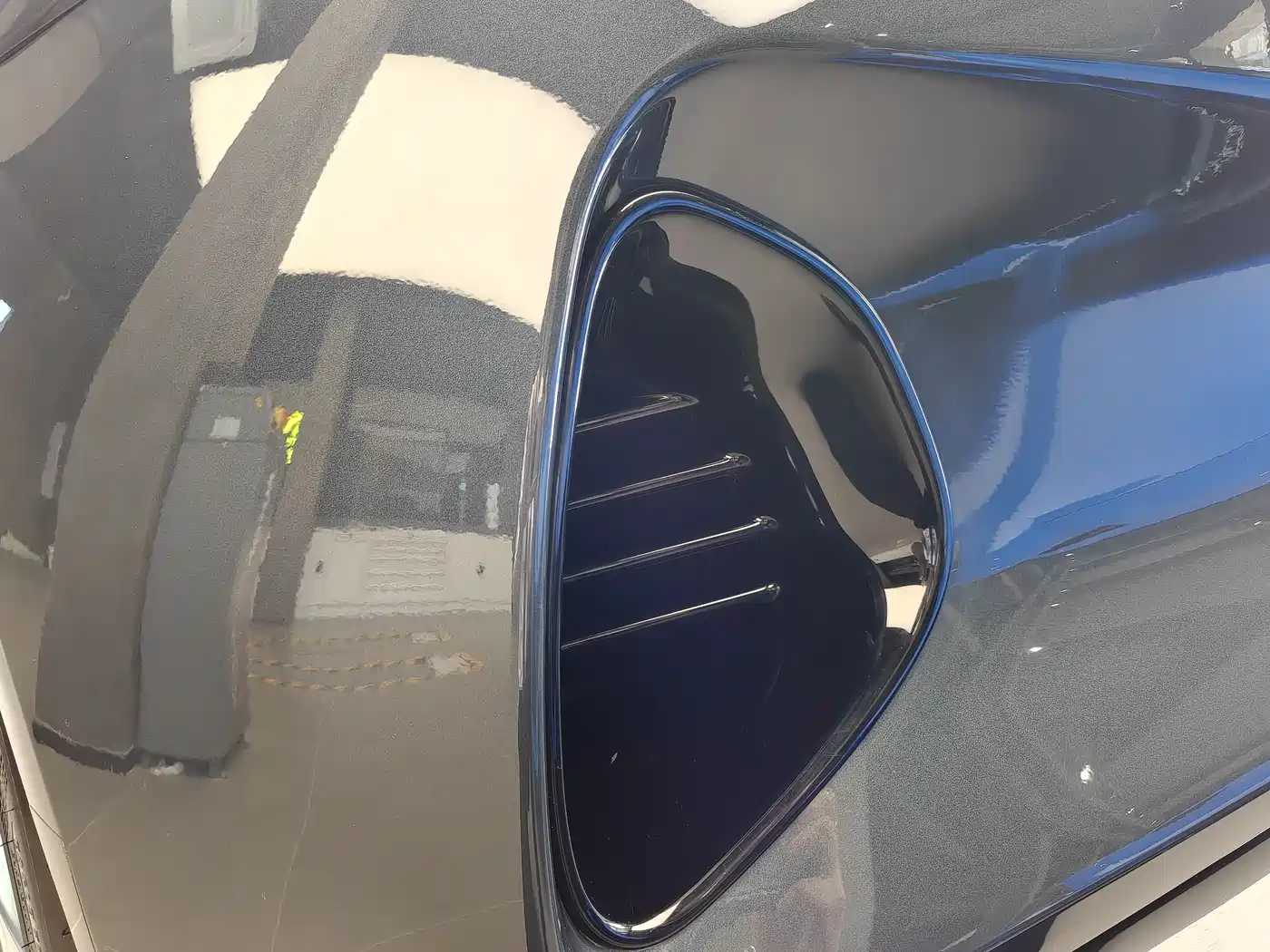 Lotus Cars EMIRA 2021 2.0T DCT First Edition фото 6