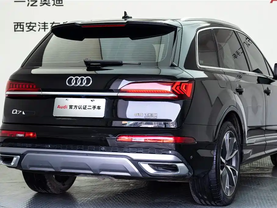 Audi Q7 2023 55 TFSI quattro S line Sport фото 24
