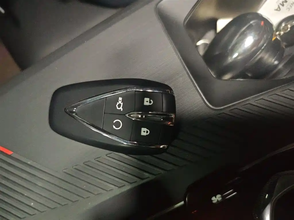 Changan Oshan Z6 2023 2022 Blue Whale 1.5T DCT Intelligent Premium