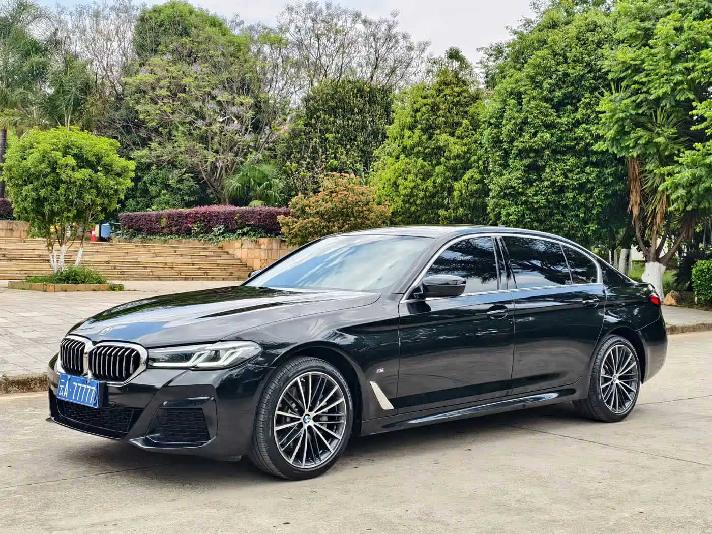 BMW 5 Series 2023 Facelift 530Li Leading M Sport Package