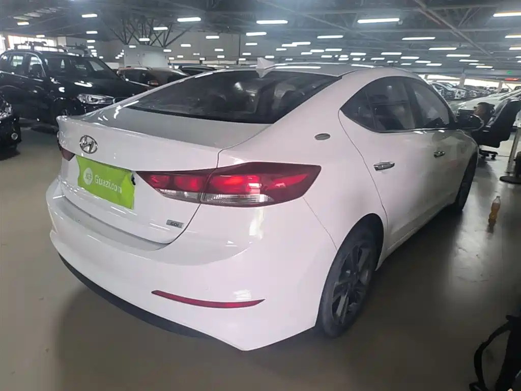 Hyundai Elantra 2018 1.6L Automatic 15th Anniversary Special Edition фото 7