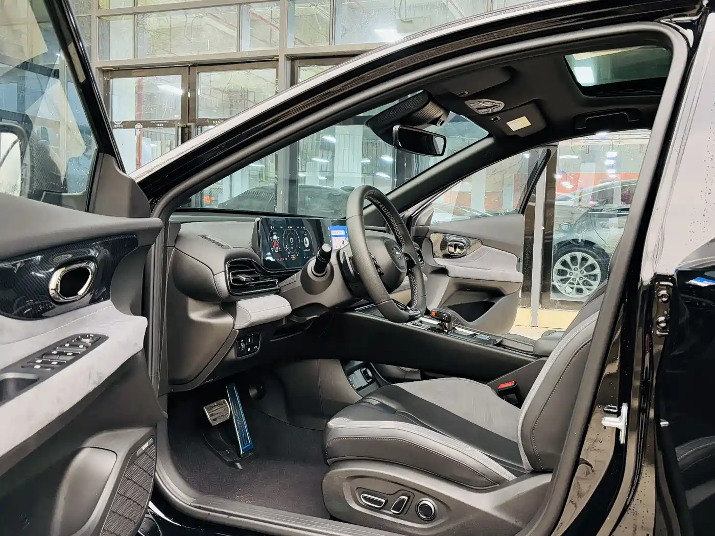 GAC Trumpchi Trumpchi Emkoo 2024 Model 400T Auto Shadow Leopard R MAX Edition фото 7