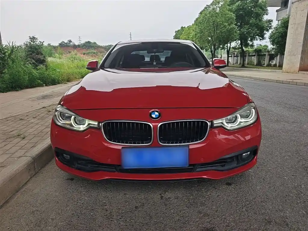 صورة 3 - BMW 3 Series
