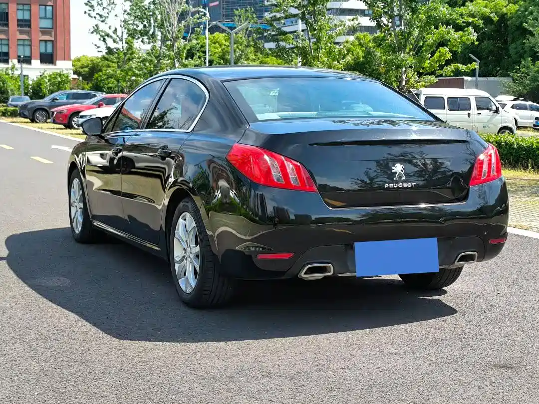 Peugeot 508 2012 2.3L Roland Garros Edition фото 5
