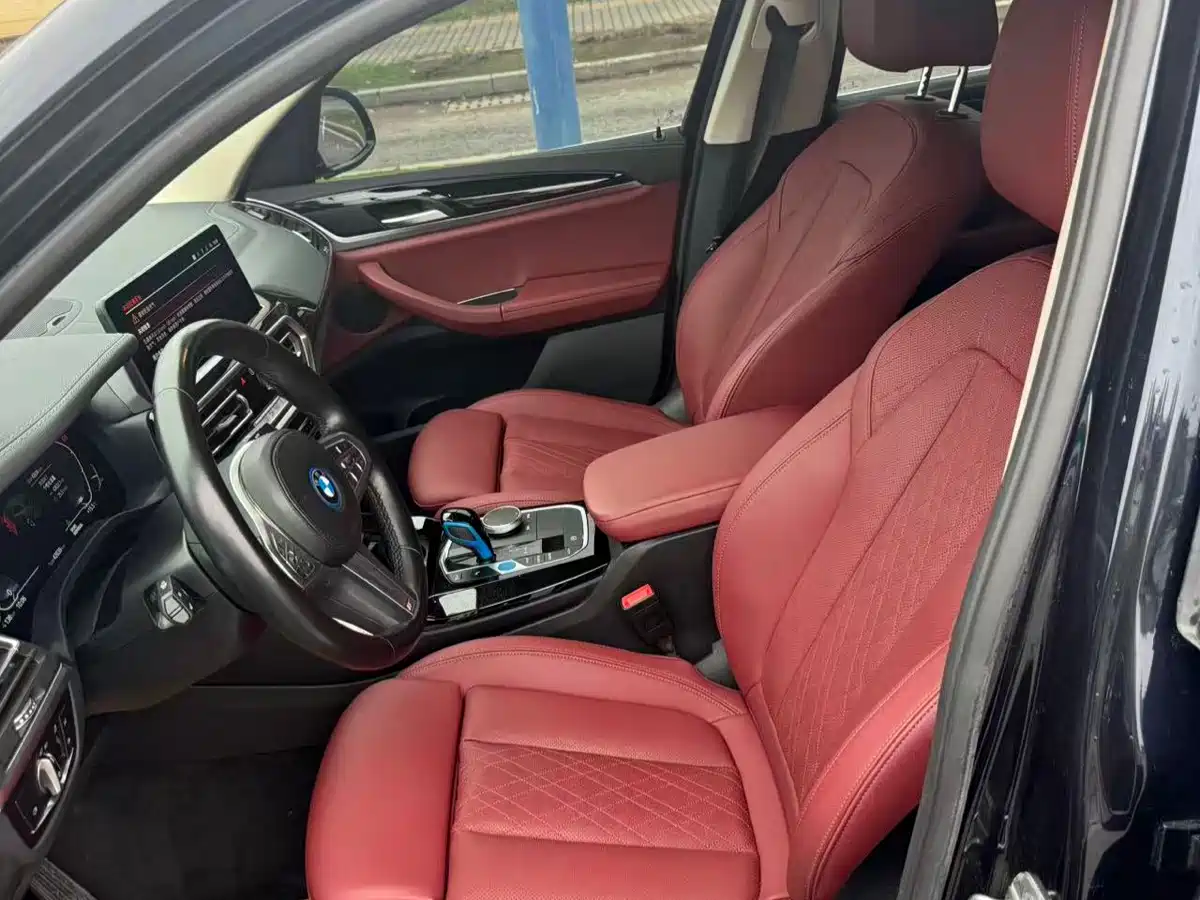 BMW iX3 2022 Leading Edition фото 9